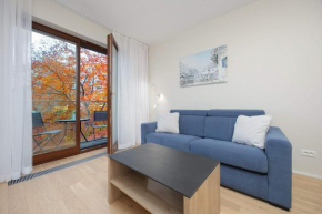 Air Conditioned Apartment with Parking and Desk for Remote Work in Warsaw by Noclegi Renters